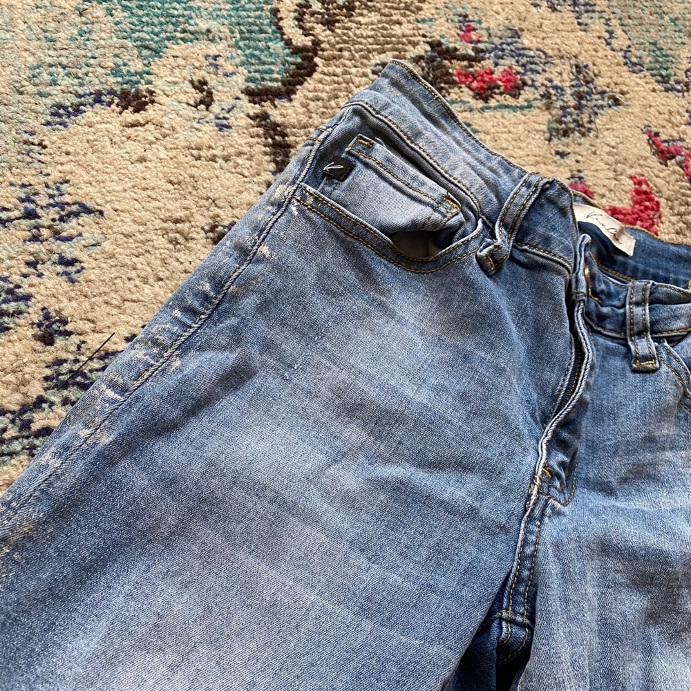 Mid Rise Distressed Jeans - Picture 4 of 4